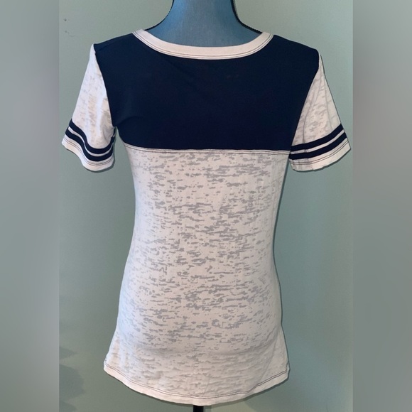 Blue 84 T-shirt Size Large Yosemite California Navy and White V-neck Fitted EUC - Picture 2 of 6